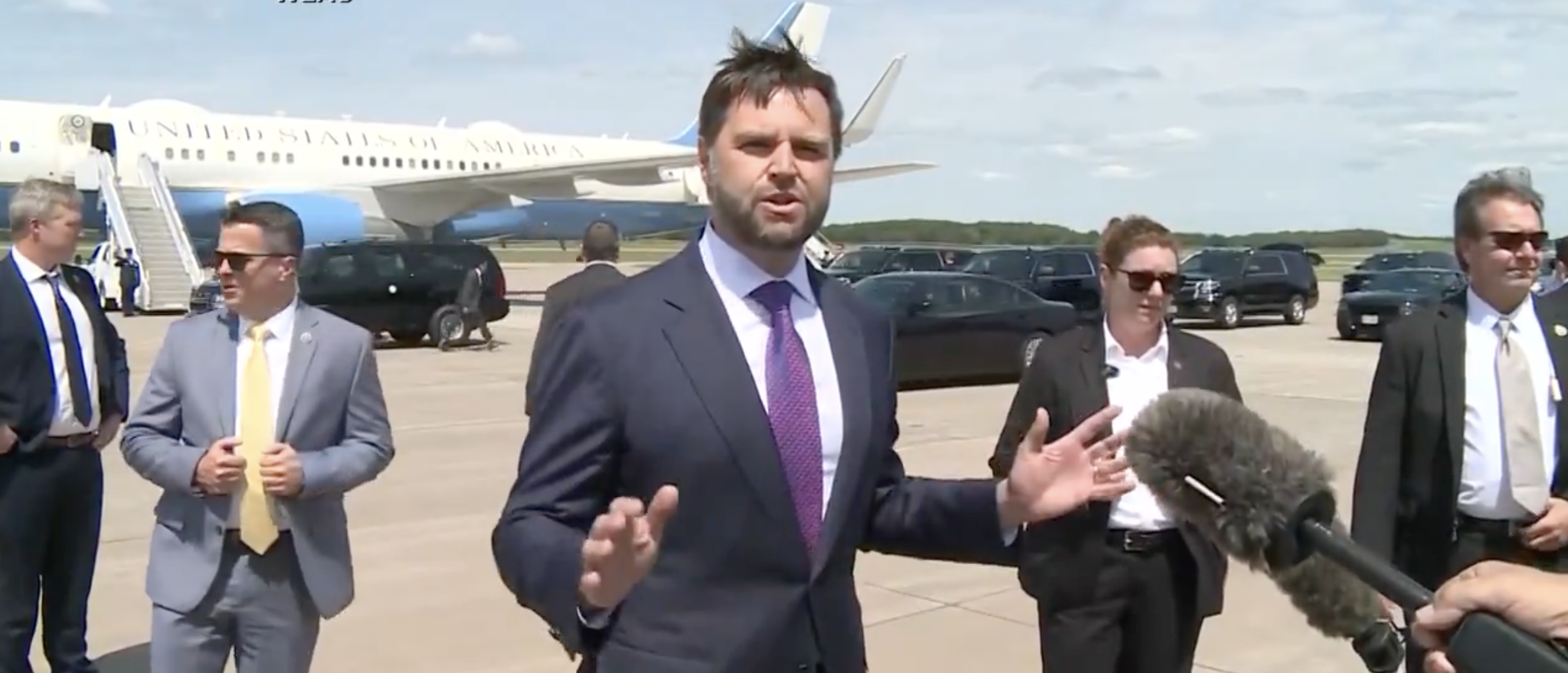 ‘I Thought You Guys Might Get Lonely’: JD Vance Strides Over To Bored Reporters Waiting For Harris On Tarmac